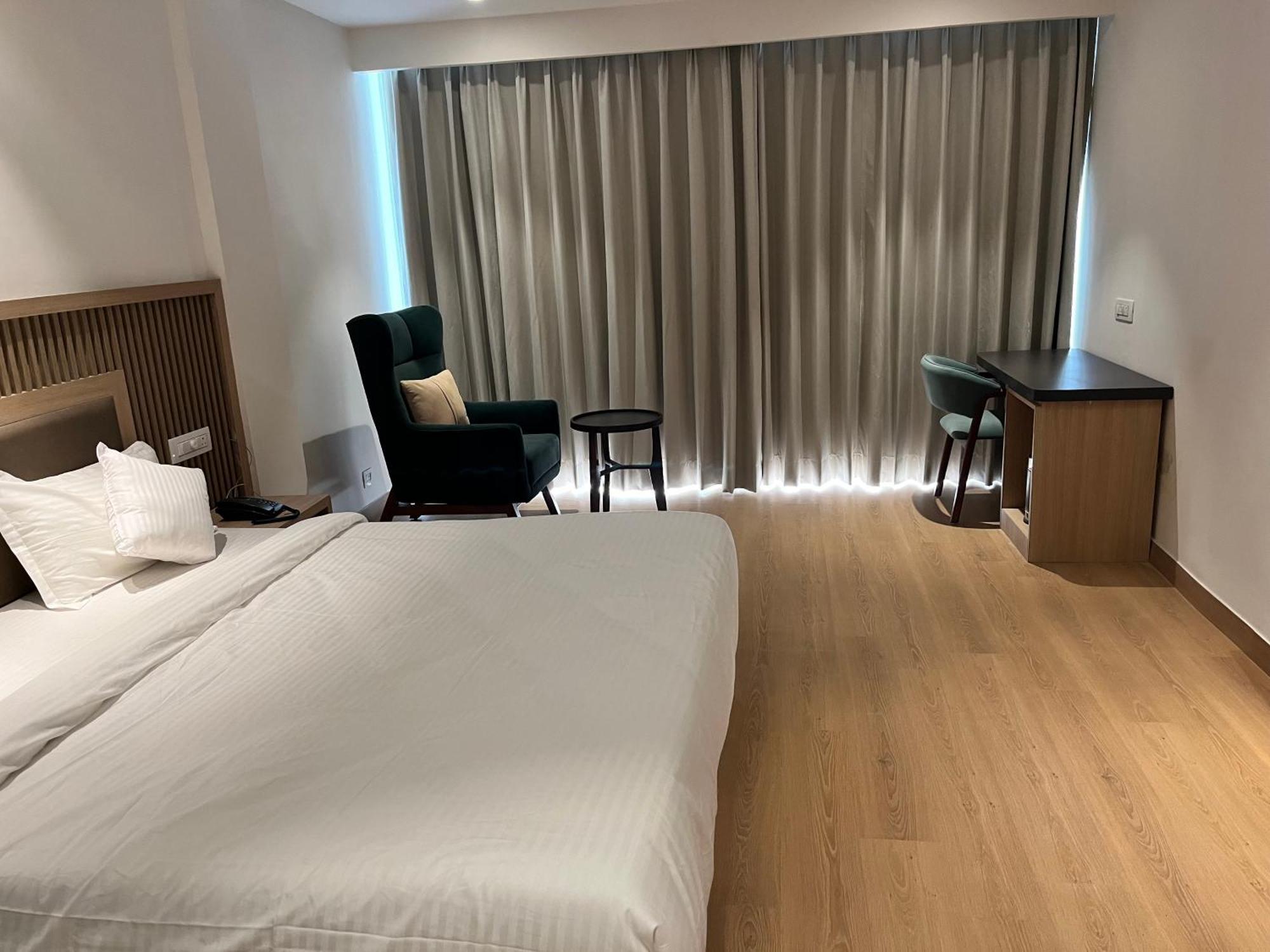 Hotel Celebrations Zirakpur Dış mekan fotoğraf